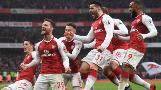 巴西2-0塞内加尔，埃斯特旺、卡塞米罗破门，库尼亚两度中框