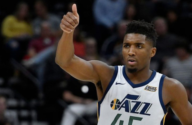 穆里尼奥：很明显我不会去执教皇马，甚至都不需要去讨论（穆里尼奥：执教皇马不可能，这个话题无需讨论）