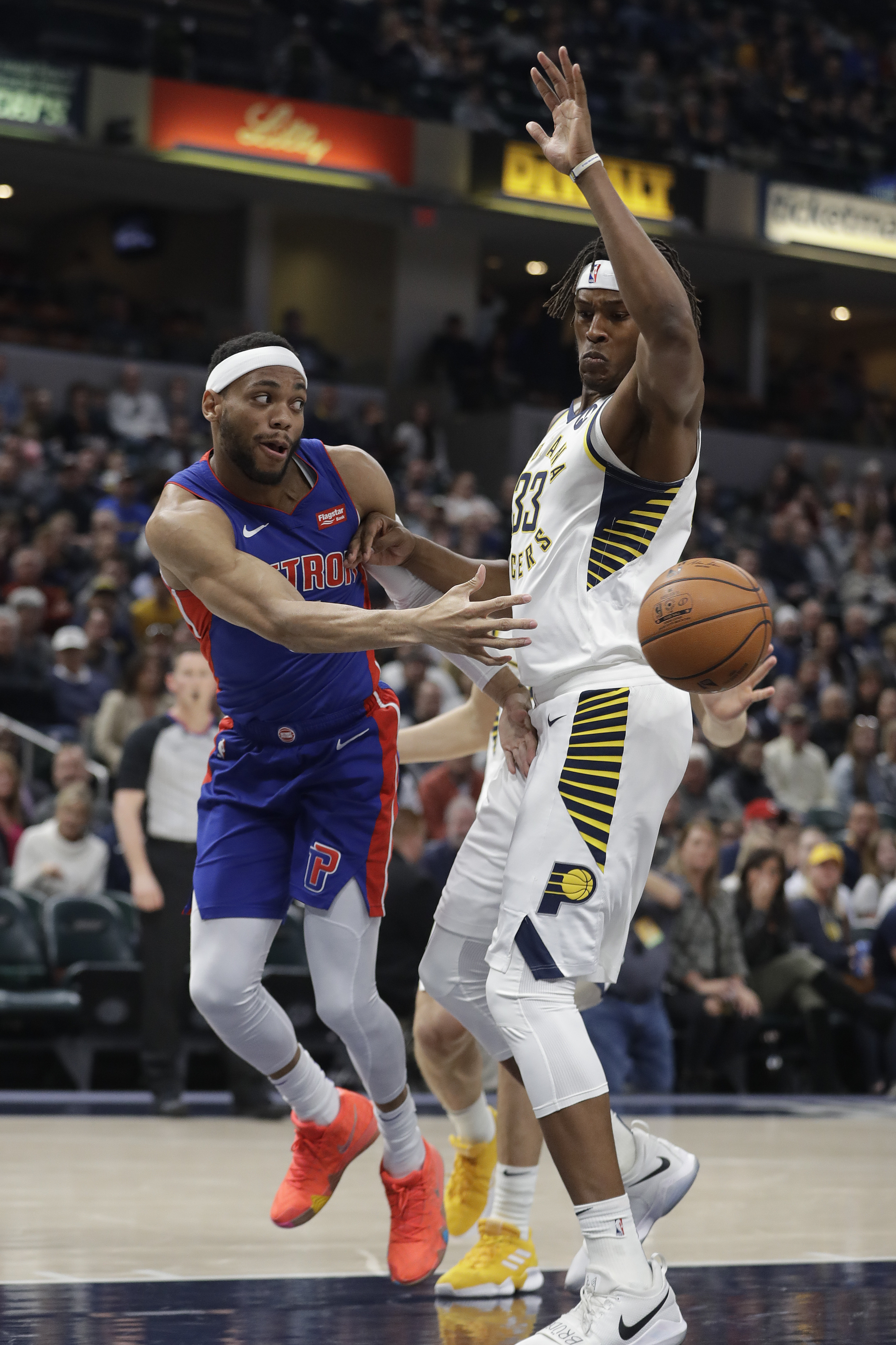 詹姆斯放弃得分上双记录，最后一传助攻八村垒绝杀，湖人险胜猛龙（舍弃两位数得分纪录，詹姆斯末秒妙传八村垒完成绝杀，湖人险胜猛龙）